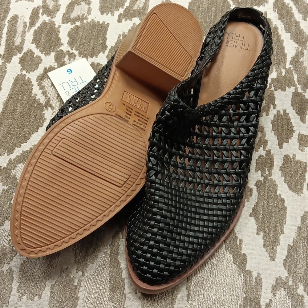 Black Time and Tru Women's Woven block Heeled Mule - Picture 2 of 4
